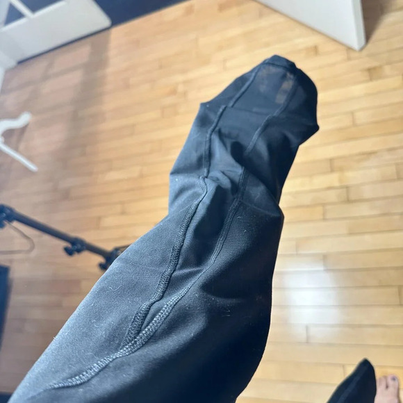 OLD NAVY Active Mesh Detail Go-Dry Black Leggings size XS - Picture 7 of 8